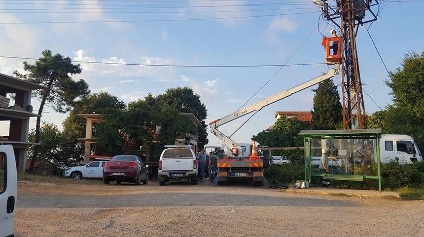 Kaynarca&rsquo;da Elektrik Arızalarından Bunalan Tavuk &Ccedil;iftliği &Uuml;reticileri Rahat Bir Nefes Aldı