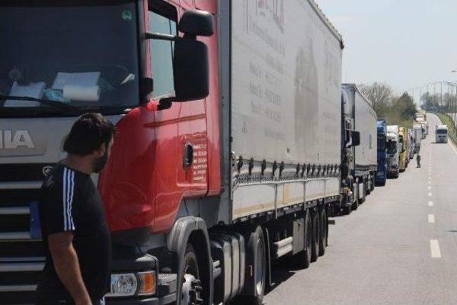 Kapıkule’De Tır Ve Gurbetçi Yoğunluğu