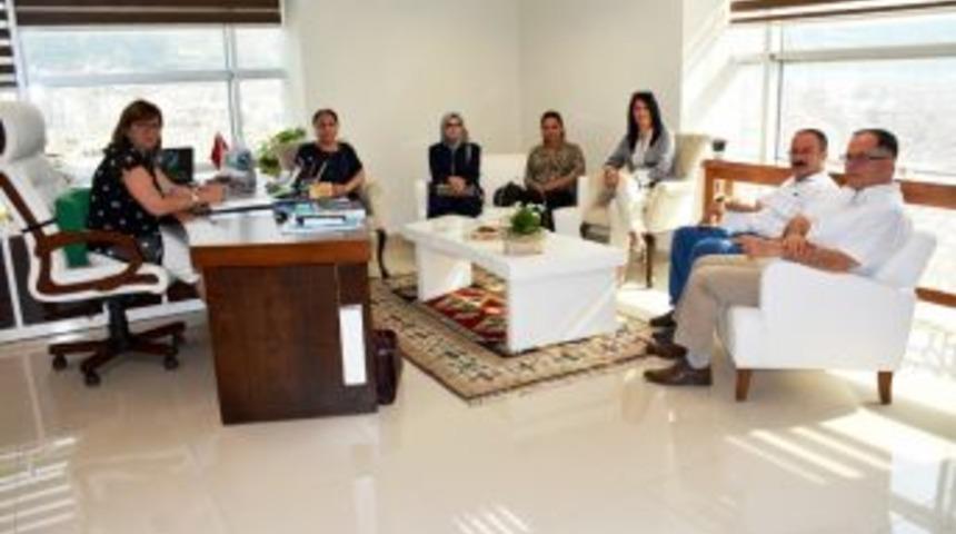 Akhisarlı Muhtarlardan Maski&rsquo;ye Teşekk&uuml;r