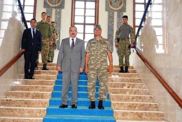 2. Ordu Komutanı Korgenral Temel, Vali Kaban’ı Makamında Ziyaret Etti