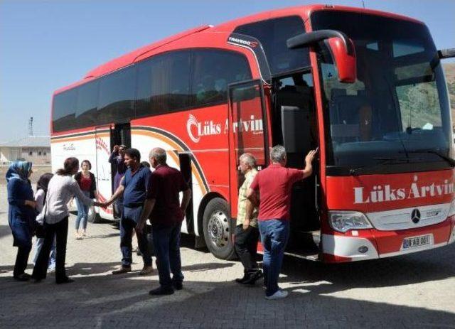 Bitlis’I Gezen Artvinliler Uğurlandı