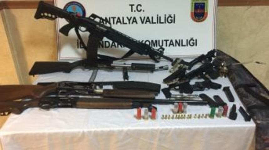 Manavgat&rsquo;ta Silah Ka&ccedil;ak&ccedil;ılığı Operasyonu