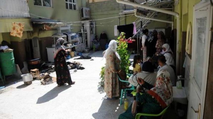 Gaz Ka&ccedil;ıran T&uuml;p Borusu Alev Aldı: 2 Yaralı