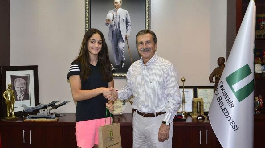 Rekortmen Y&uuml;z&uuml;c&uuml;den Başkan Ata&ccedil;&rsquo;a Ziyaret