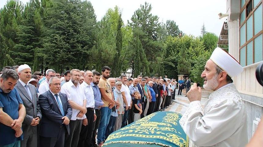 Diyanet İşleri Başkanvekili Keleş Yengesinin Cenazesine Katıldı