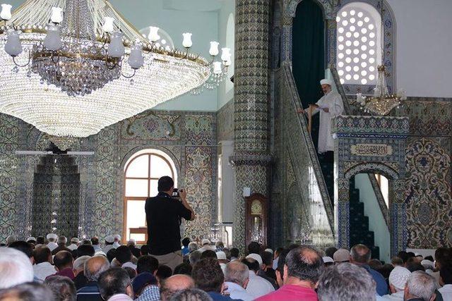 Diyanet İşleri Başkanvekili Keleş Yengesinin Cenazesine Katıldı