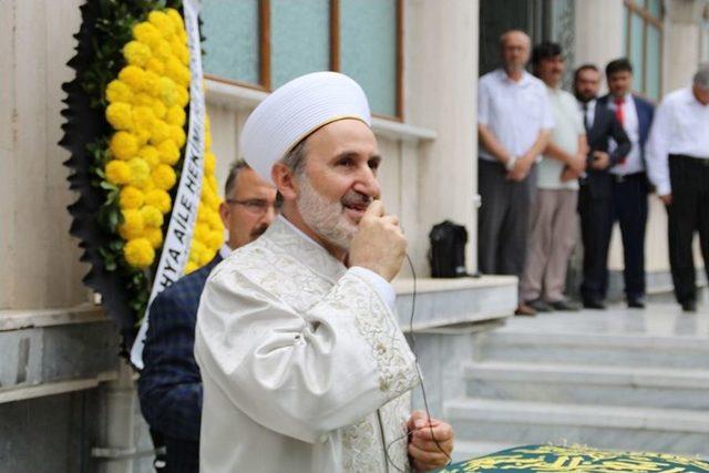 Diyanet İşleri Başkanvekili Keleş Yengesinin Cenazesine Katıldı