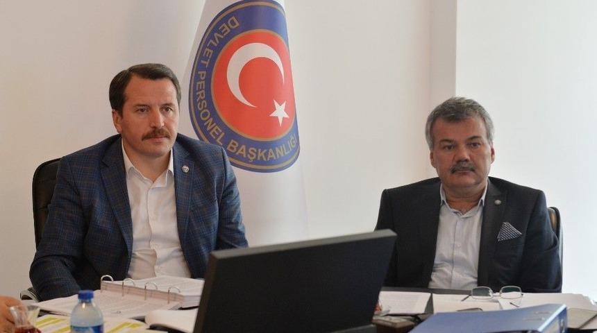 Memur-sen Genel Başkanı Yal&ccedil;ın &Ccedil;alışmaları S&uuml;ren Komisyon &Uuml;yelerini Ziyaret Etti