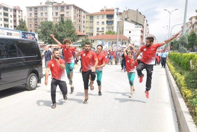 Bozüyük Belediyesi 1’inci Karakucak Güreş Festivali Kortej Yürüyüşü İle Başladı