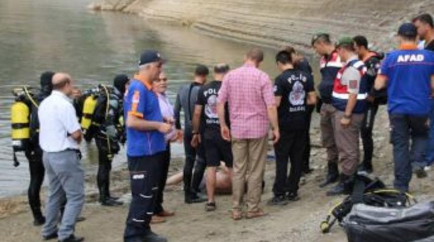 Girdiği G&ouml;lette Can Verdi