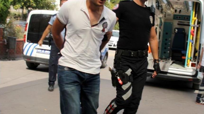 Hapse Girmemek İ&ccedil;in Sahte Kimlik &Ccedil;ıkardı, Kimlik Bilgilerini Kağıda Yazdı