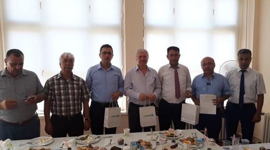 Sergiye Katılanlara Havlu Hediyesi