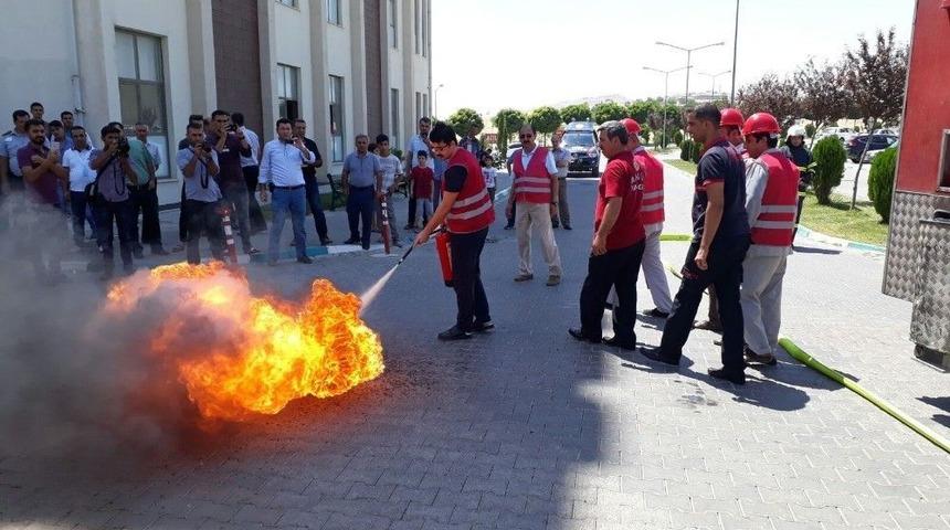 Besni Devlet Hastanesindeki Tatbikat Ger&ccedil;eği Aratmadı