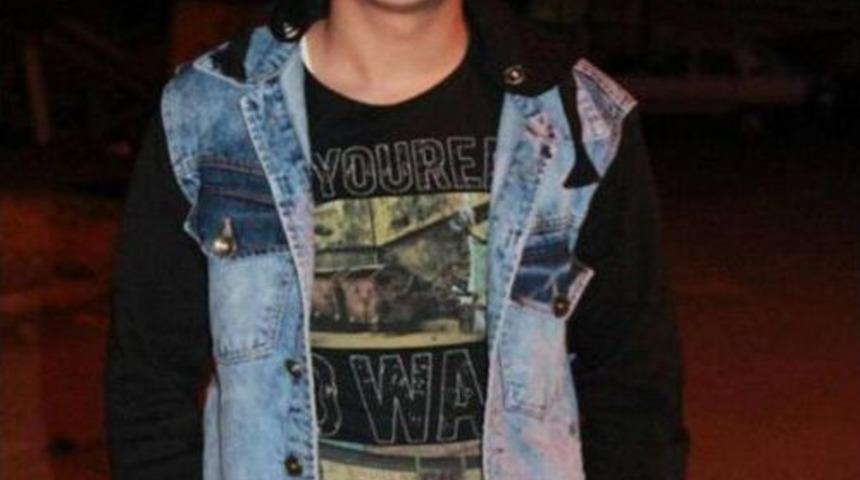 Samsun'da Otomobil Aydınlatma Direğine &Ccedil;arptı: 1 &Ouml;l&uuml;, 1 Yaralı