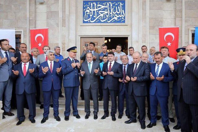 Etimesgut 3. Hava İkmal Bakım Merkezi Komutanlığı Camii İbadete Açıldı