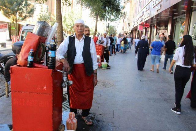 Meyan Şerbeti Sıcak Havaların Vazgeçilmezi Oldu