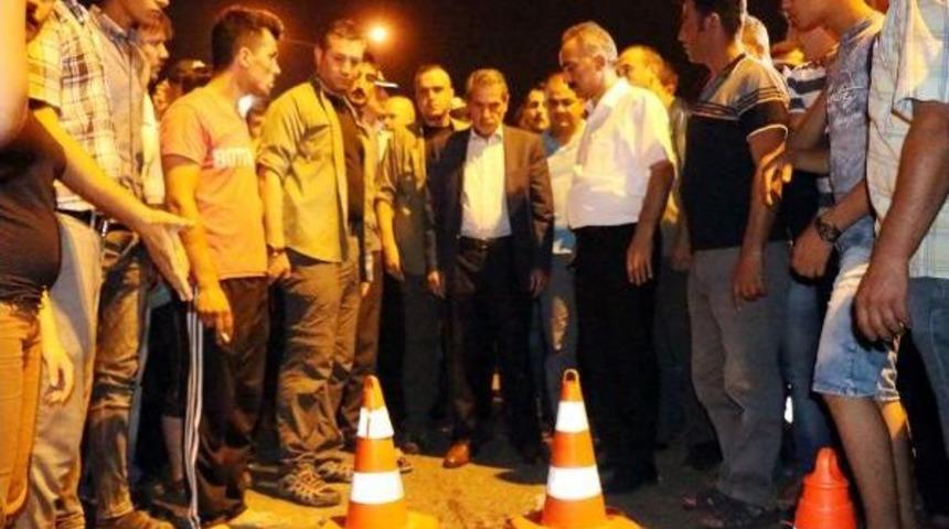 Adıyaman'da Ölümlü Kaza Sonrası Mahalleli, Yolu Trafiğe Kapattı