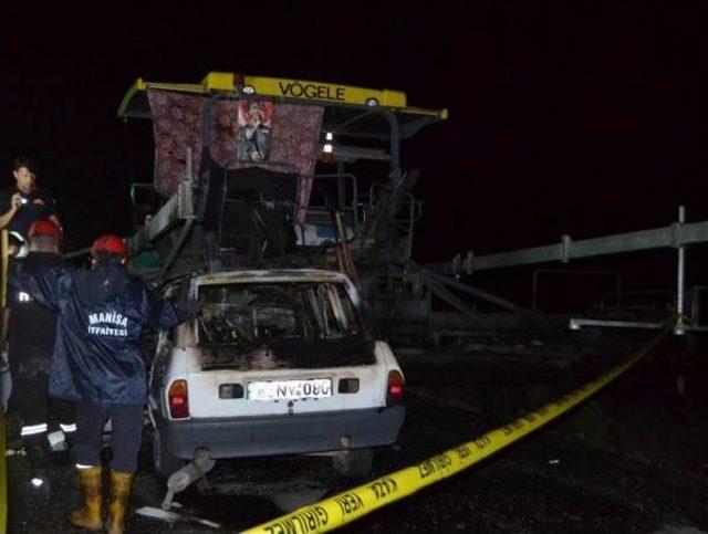 Manisa'da Trafiğe Kapalı Yolda Kaza: 3 Kişi Yanarak Öldü