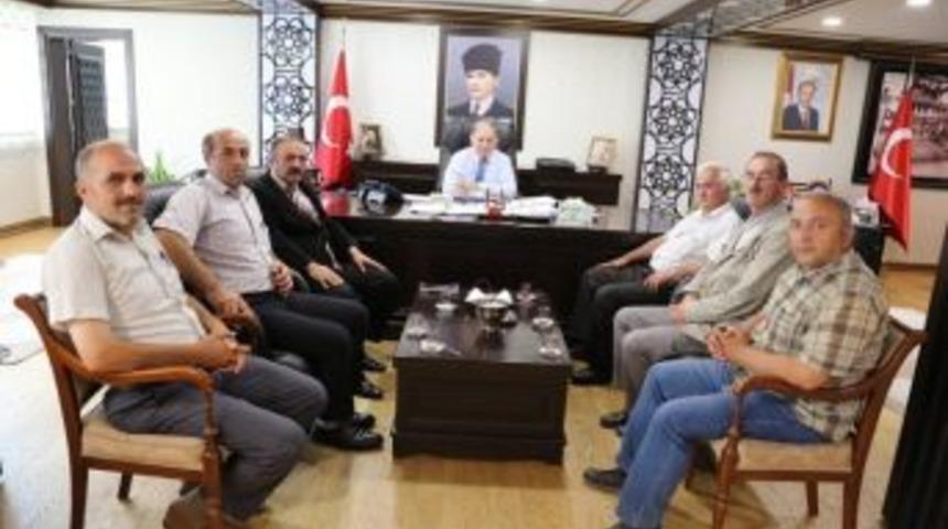 Vali Doğanay Şavşatlı Muhtarlarla Bir Araya Geldi