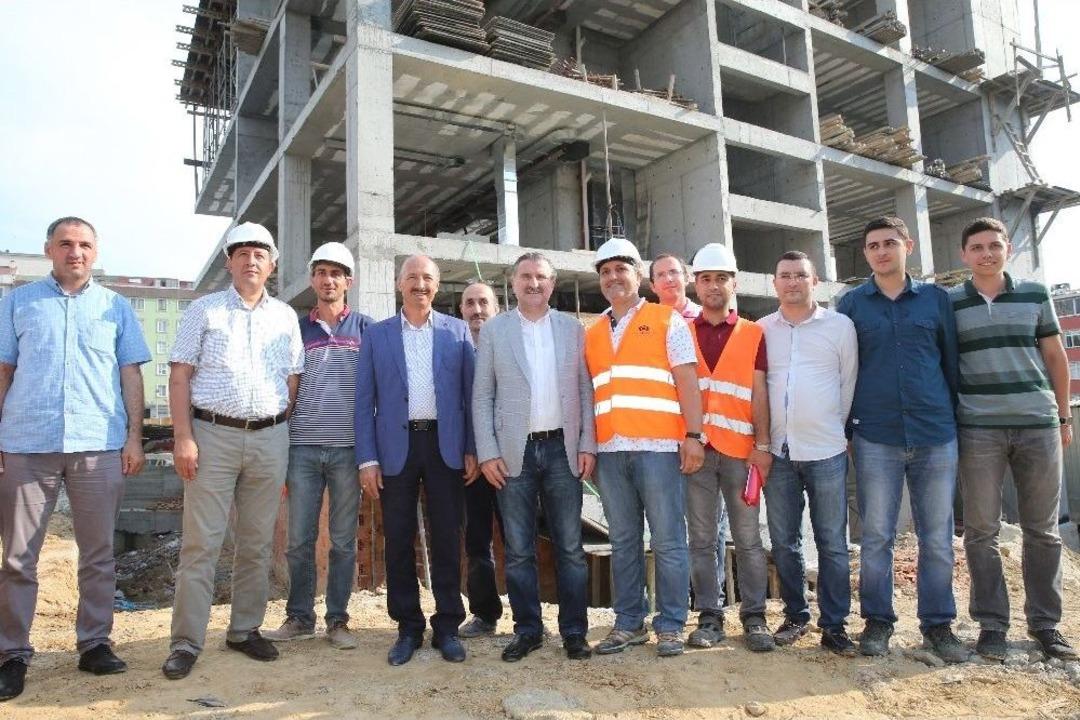 (&ouml;zel Haber) Gen&ccedil;lik Ve Spor Bakanı Bak, &Ccedil;ocuklarla Basketbol Ma&ccedil;ı Yaptı