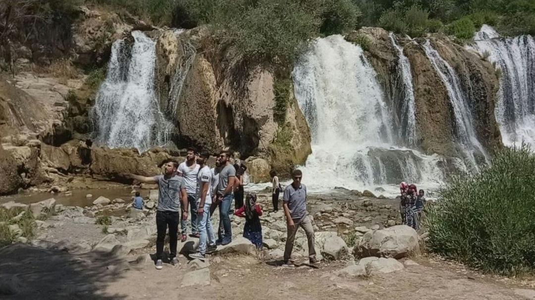 Sıcak Havadan Bunalanlar Şelaleye Gidiyor