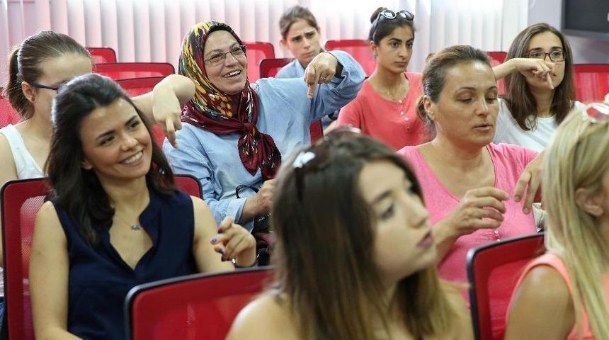 Bucalılara İşaret Dili Eğitimi