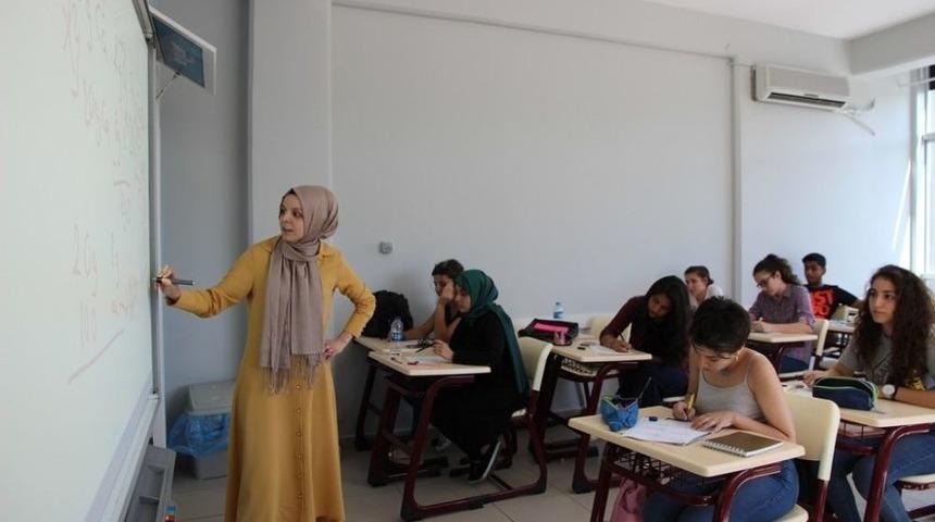 Karam&uuml;rsel Akademi Lise&rsquo;ye Yoğun İlgi