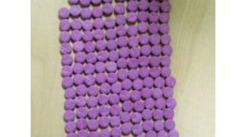 Ş&uuml;pheli Ara&ccedil;tan Uyuşturucu Hap &Ccedil;ıktı