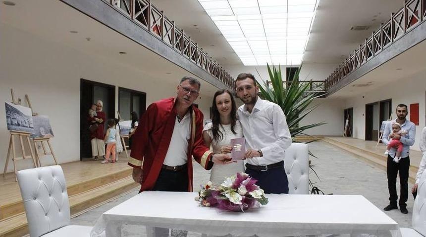 350 Yıllık Tarihi Mekanda Nikahlarını Kıydılar