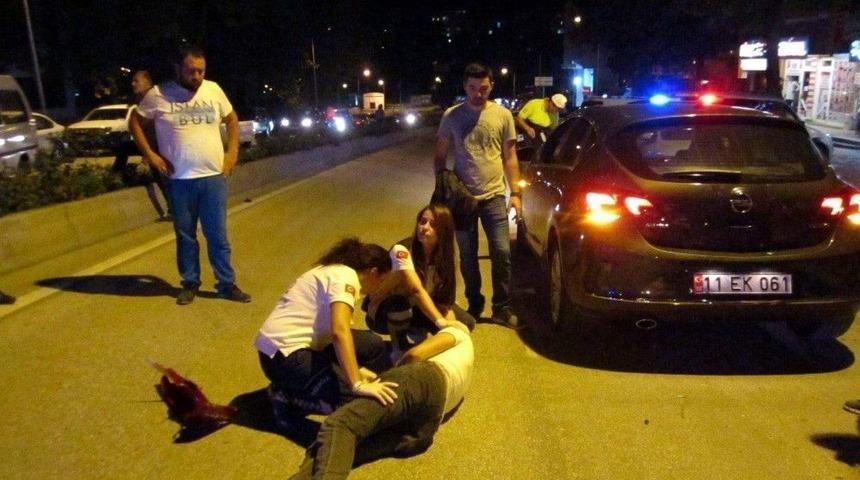 Motosiklet İle Otomobil &Ccedil;arpıştı; 1 Yaralı