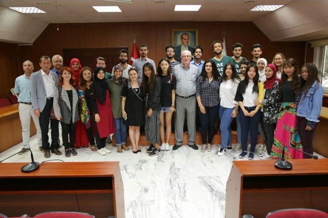 Aıesec &Ouml;ğrencilerinden Başkan Kurt&rsquo;a Ziyaret