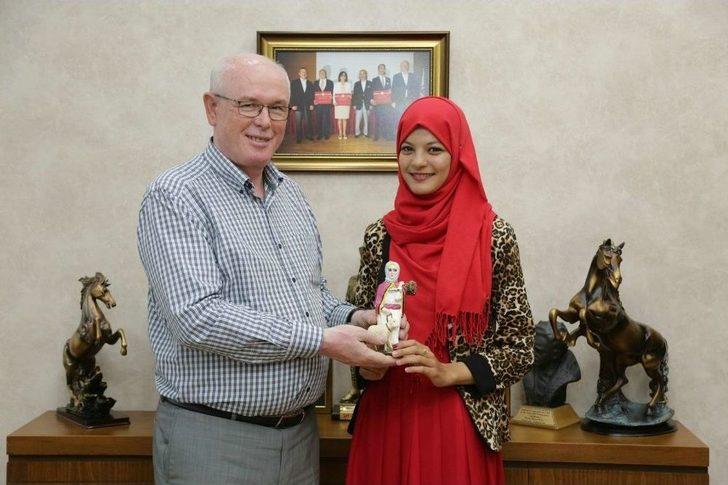 Aıesec Öğrencilerinden Başkan Kurt’a Ziyaret G3