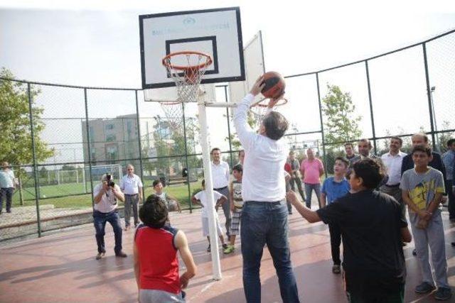 Bakan Osman Aşkın Bak Çocuklarla Basketbol Maçı Oynadı