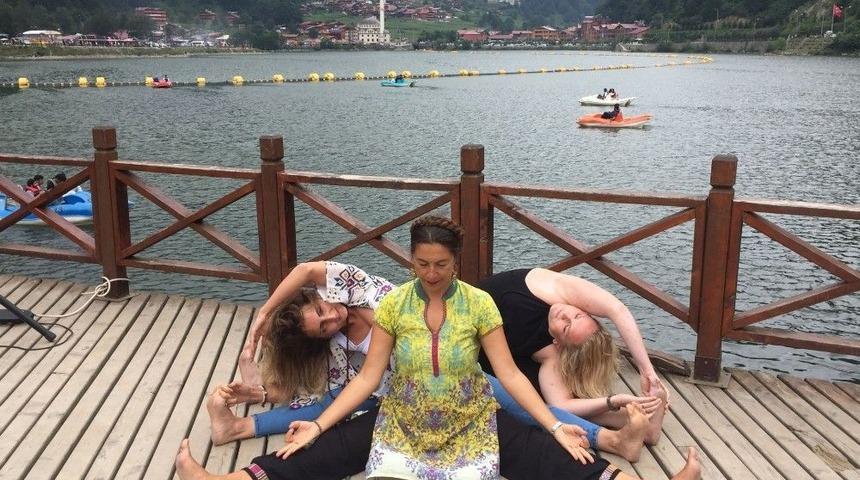 Uzung&ouml;l&rsquo;de Yogayı Tanıttılar