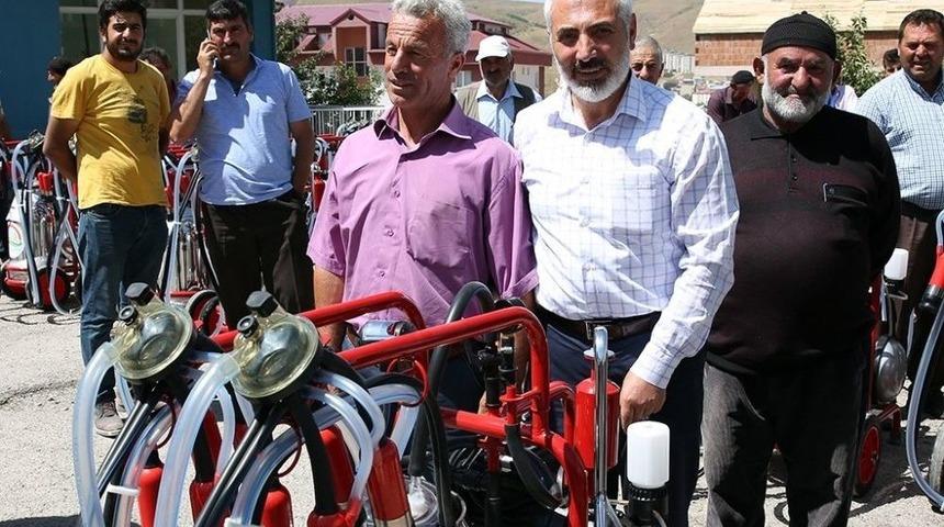 &Ccedil;ift&ccedil;ilere S&uuml;t Sağım Makinesi Desteği