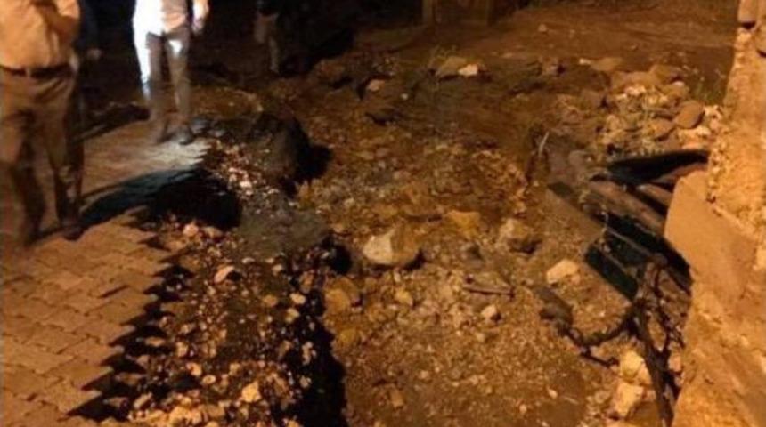 Isparta'da Dolu Ve Yağmur Sele Neden Oldu