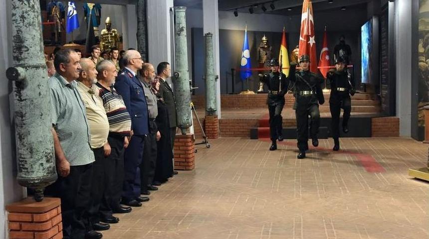 T&uuml;rkiye Şehitlerini Andı