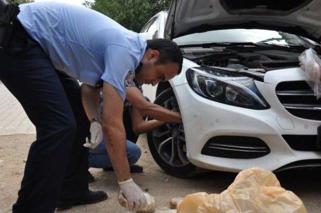 Otomobilde 36 Kilo Esrara 3 Gözaltı