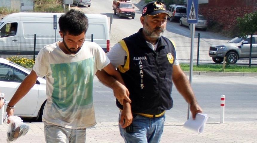 Darp Edilmekten Bayılma Numarasıyla Kurtuldu