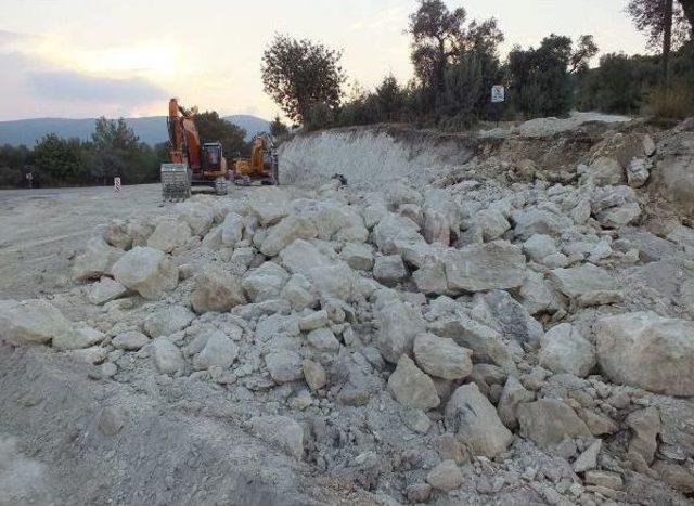 Mersin’De Yol Çalışmasında Antik Mezarlar Bulundu