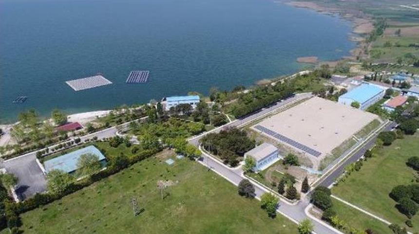 T&uuml;rkiye&rsquo;Nin Ilk Y&uuml;zer G&uuml;neş Enerji Santrali B&uuml;y&uuml;k&ccedil;ekmece G&ouml;l&uuml;&rsquo;Nde