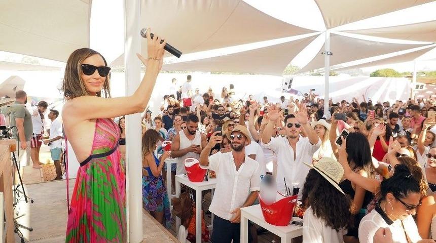 G&uuml;lşen: &ldquo;bebeğimi Uyutup Sahneye &Ccedil;ıkıyorum&rdquo;