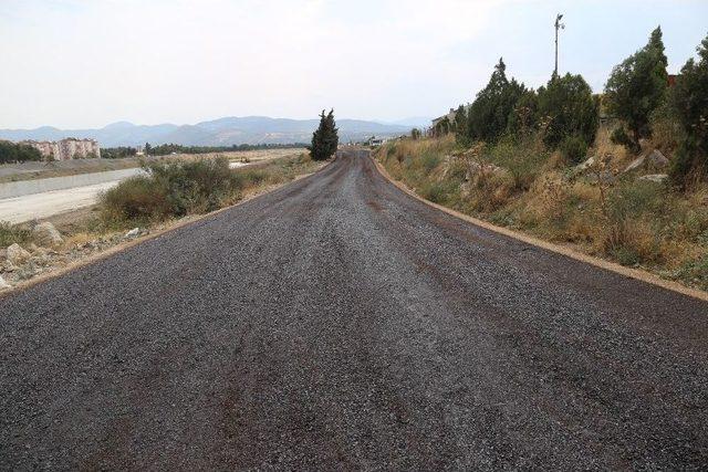 Dere Seddesindeki Yola Sathi Kaplama Yapılıyor