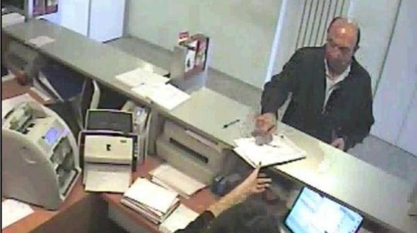 Sahte Kimliklerle Kredi &Ccedil;eken 2 Kişi Tutuklandı