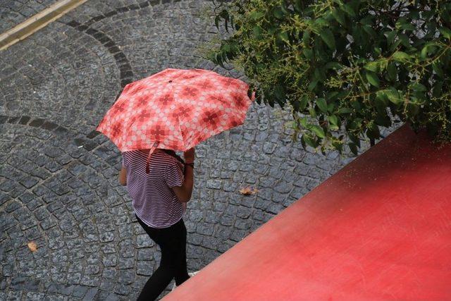 Sağanak Yağış Milas’ı Serinletti