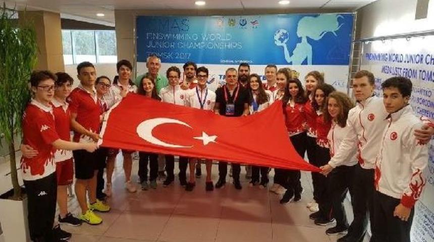 Paletli Y&uuml;zme Gen&ccedil;ler D&uuml;nya Şampiyonası'nda Iki D&uuml;nya Ikinciliği