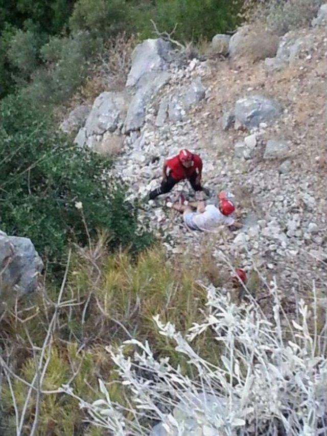 Kelebekler Vadisi'nde Yüksekten Düşen Tatilci Kurtarıldı