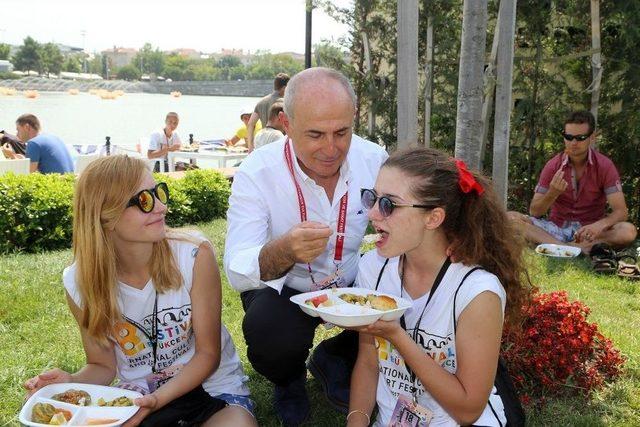 Türk Yemekleri Bu Festivalde Dünyaya Tanıtıldı