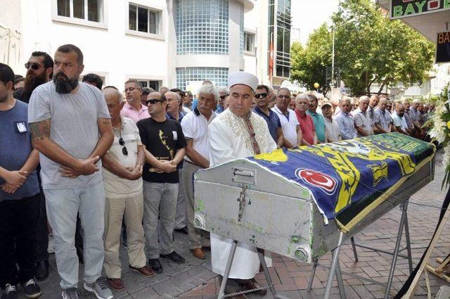 Fenerbahçe Bayrağı İle Son Yolculuğuna Uğurlandı