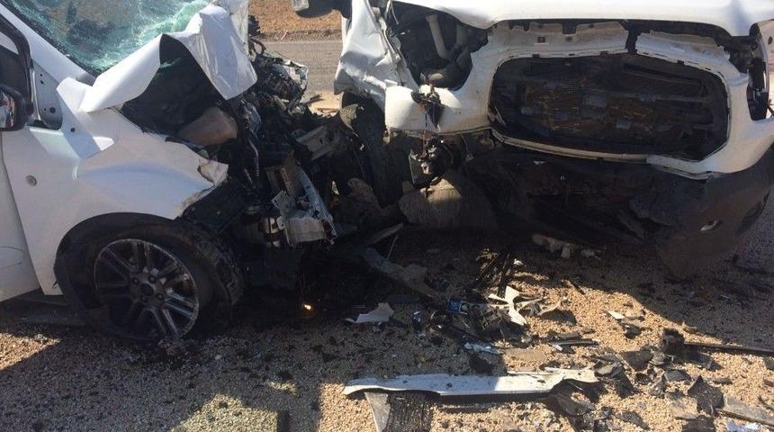 Antalya&rsquo;da Trafik Kazası: 9 Yaralı